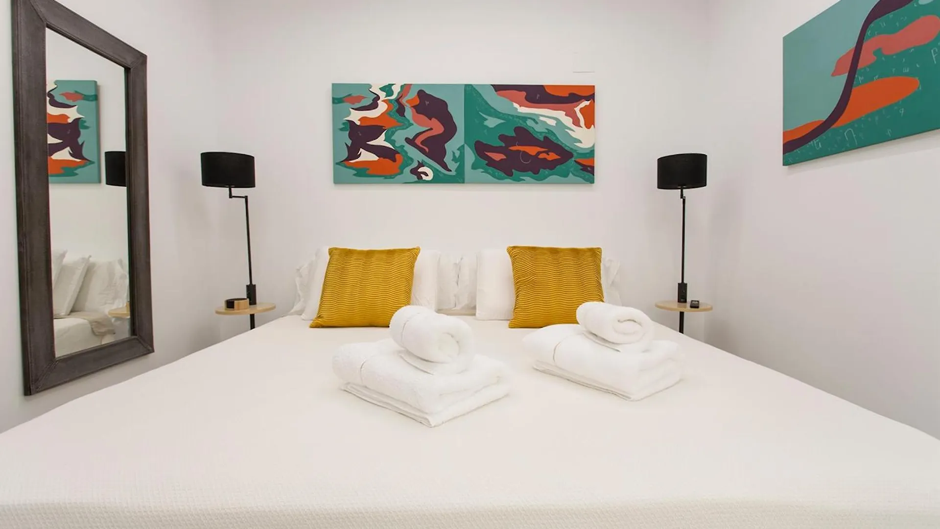 Dali'S Sanctuary In Granada - Private Parking Free Apartment
