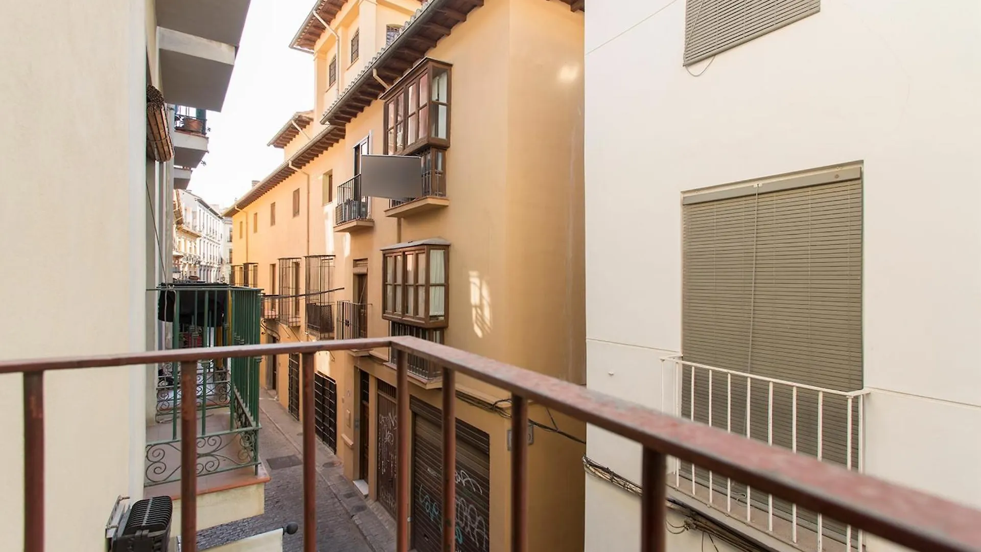 Dali'S Sanctuary In Granada - Private Parking Free Apartment