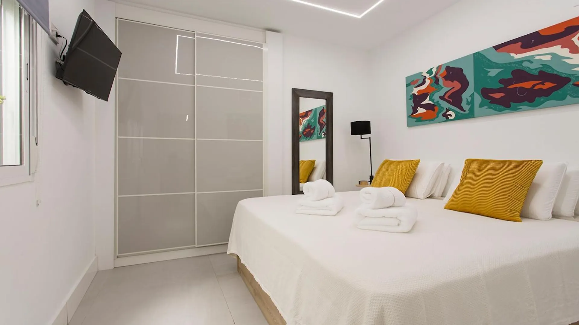 Dali'S Sanctuary In Granada - Private Parking Free Apartment