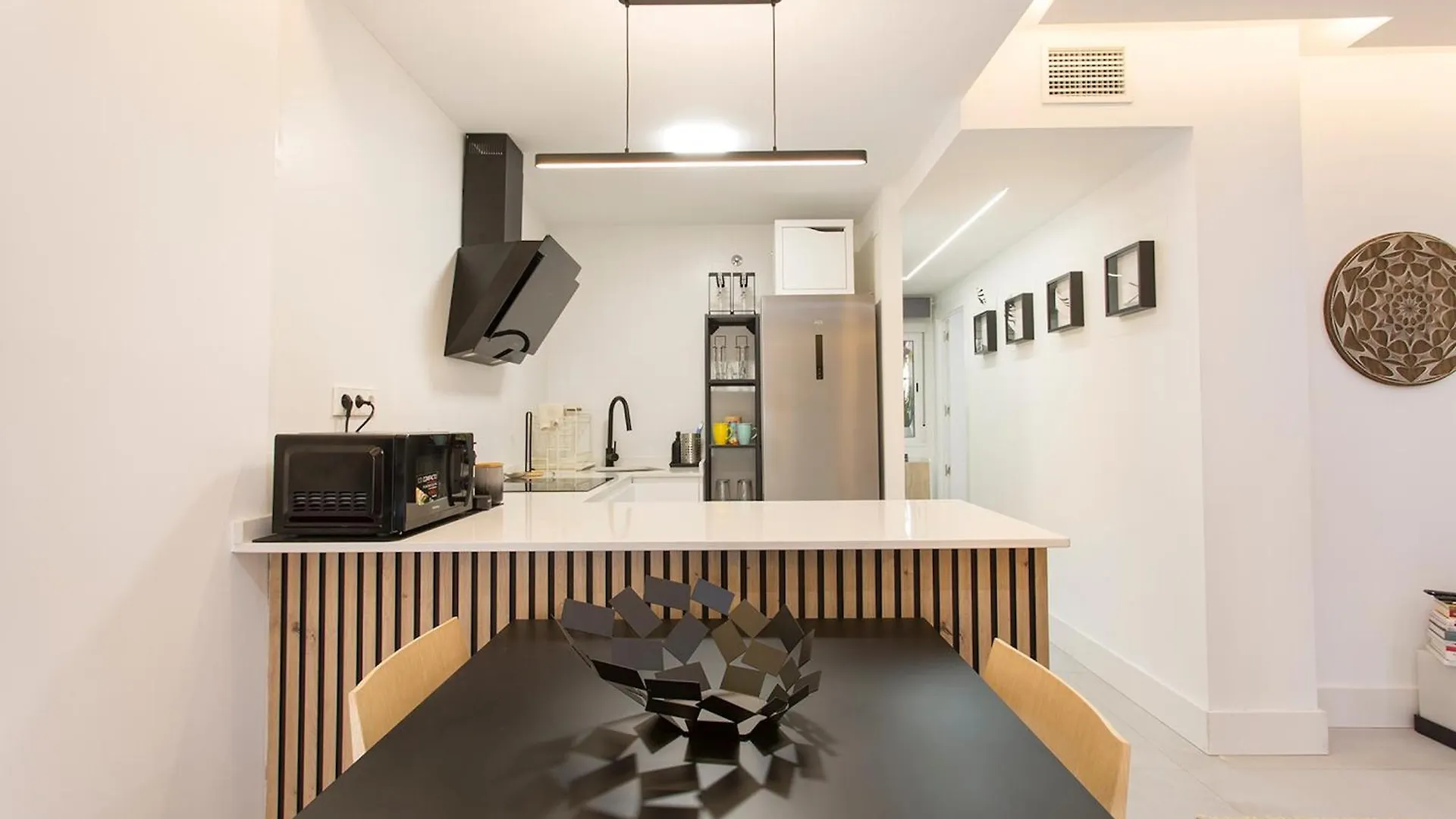 Dali'S Sanctuary In Granada - Private Parking Free Apartment