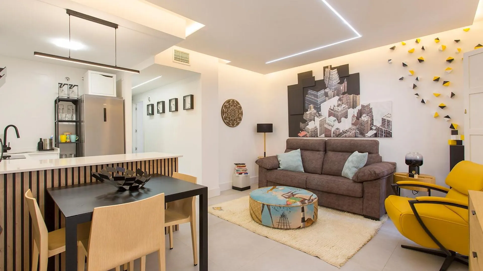 Dali'S Sanctuary In Granada - Private Parking Free Apartment