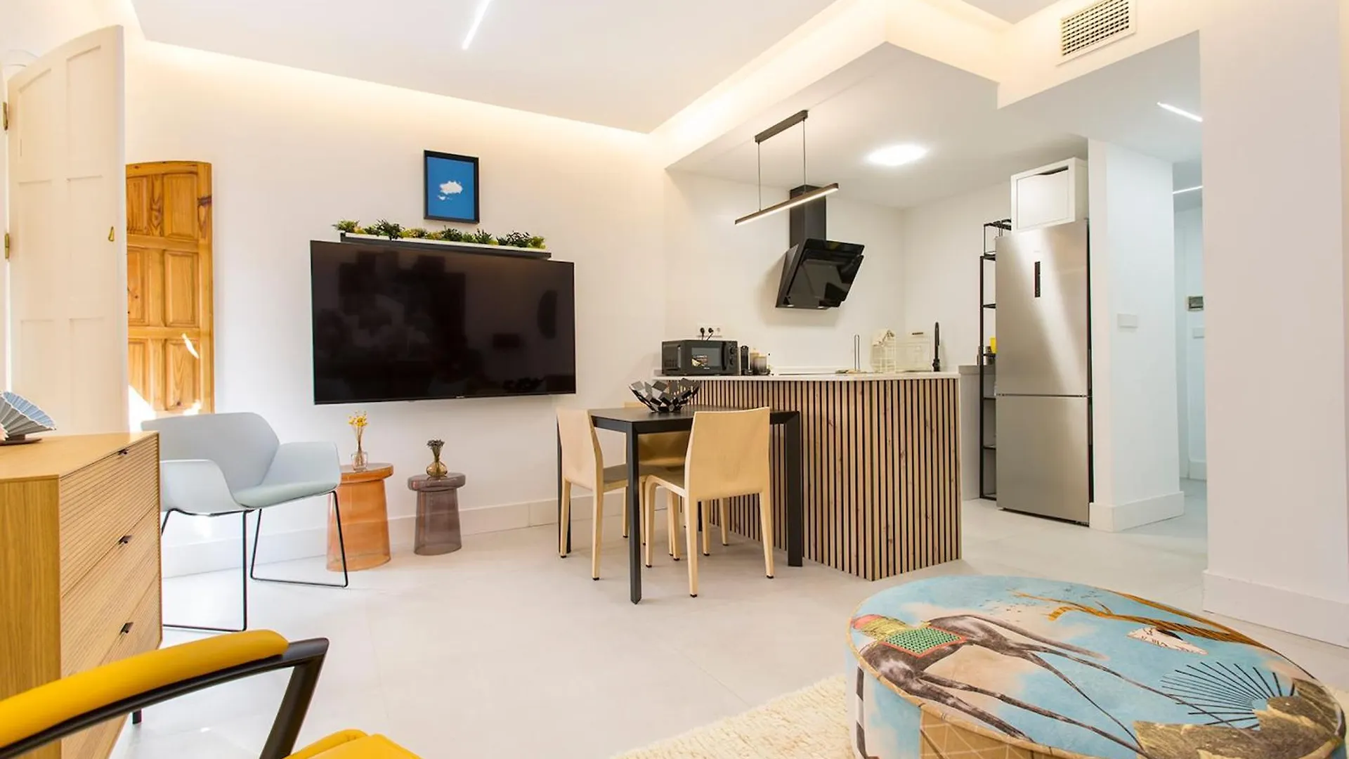 Dali'S Sanctuary In Granada - Private Parking Free Apartment