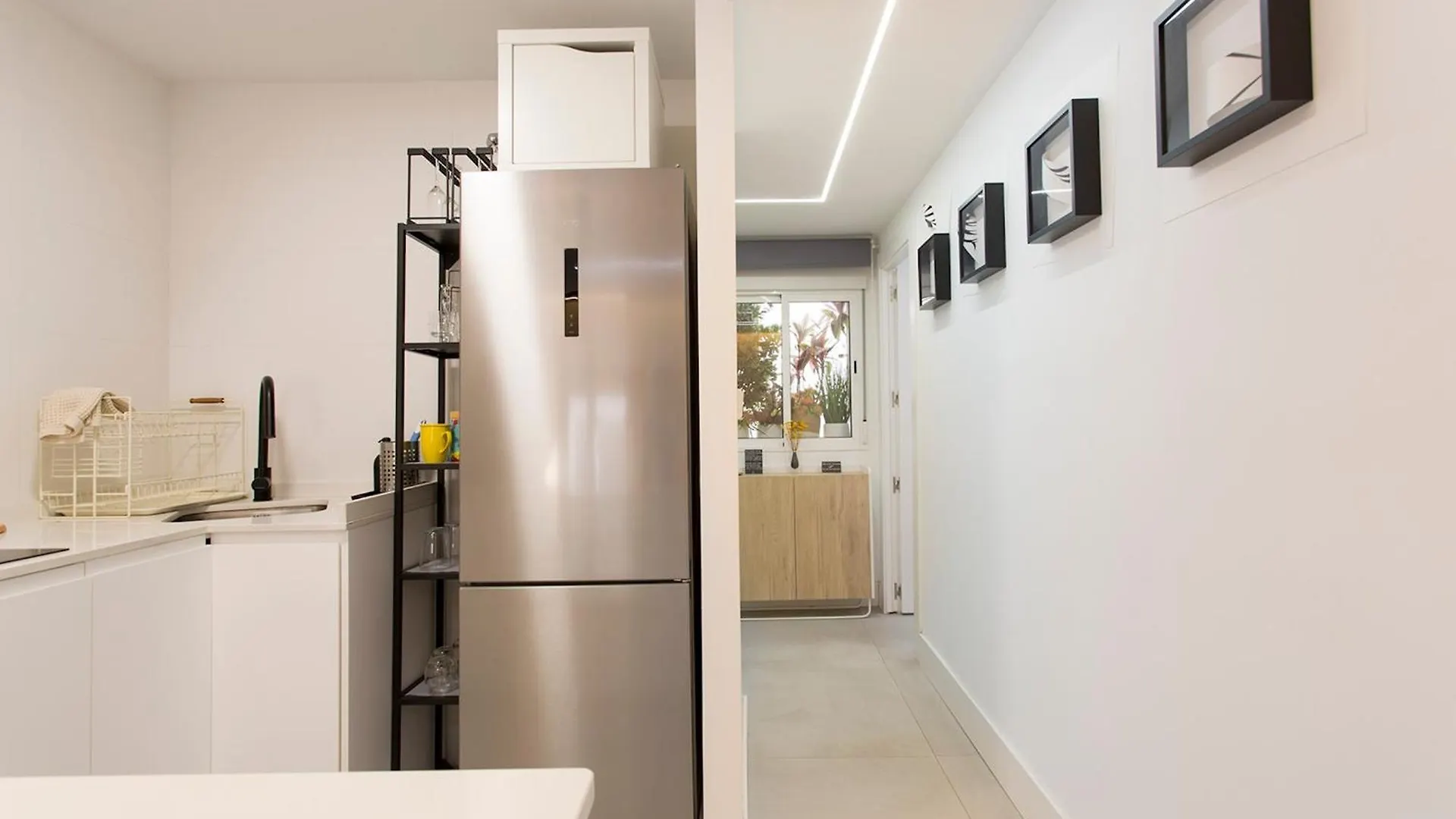 Dali'S Sanctuary In Granada - Private Parking Free Apartment
