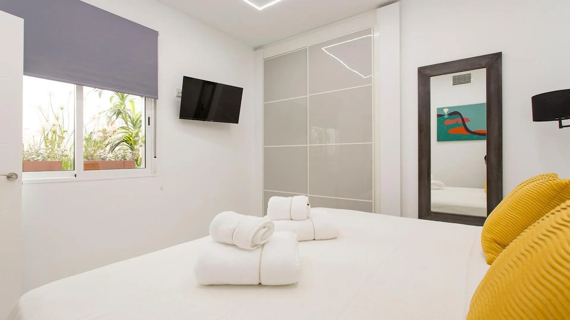 Dali'S Sanctuary In Granada - Private Parking Free Apartment 0*,  Spain