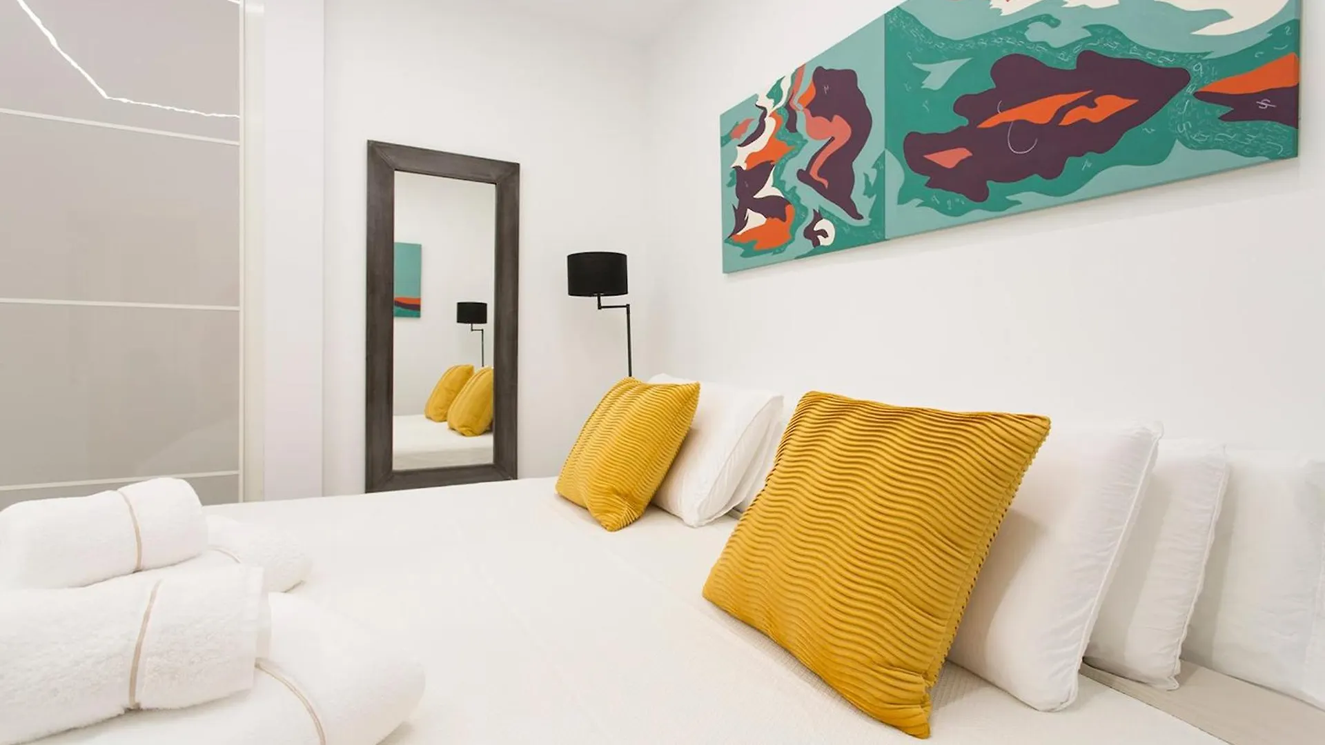 Dali'S Sanctuary In Granada - Private Parking Free Apartment Spain