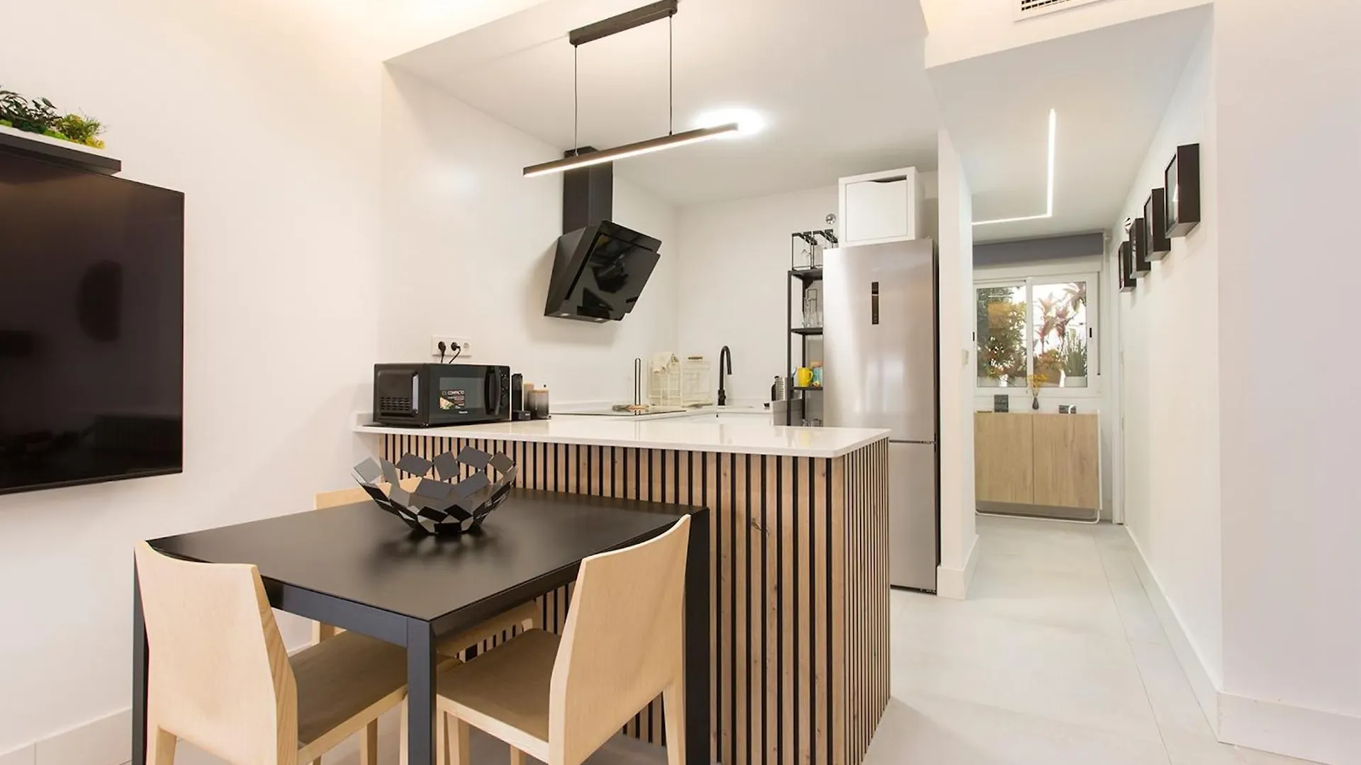 Dali'S Sanctuary In Granada - Private Parking Free Apartment Spain